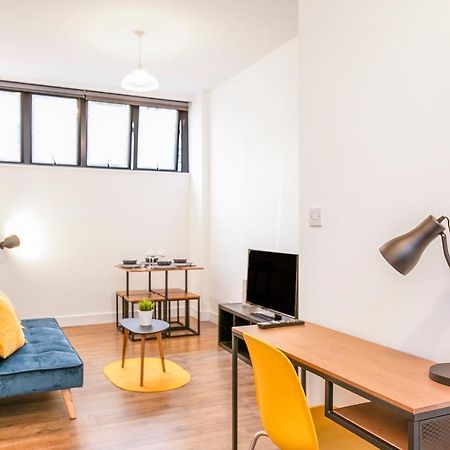 Split Level Studio Apartment In Camden Лондон Экстерьер фото