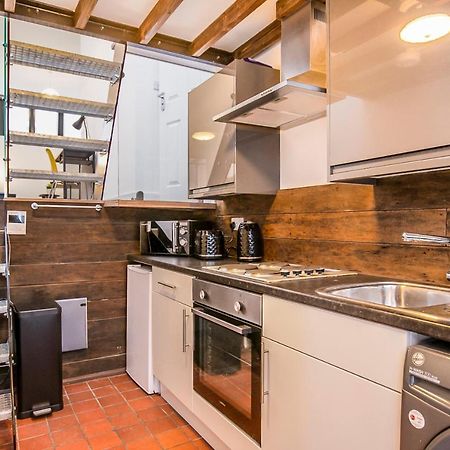 Split Level Studio Apartment In Camden Лондон Экстерьер фото