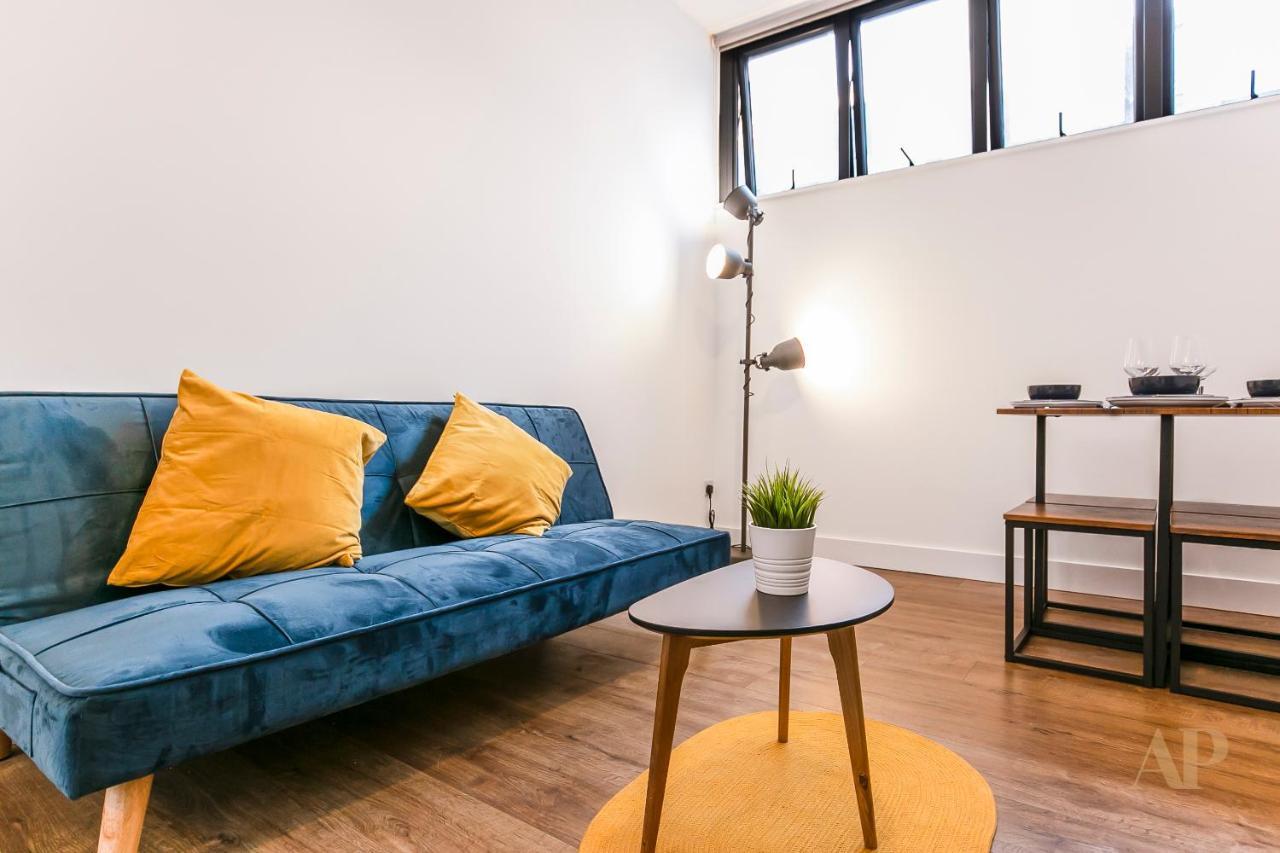 Split Level Studio Apartment In Camden Лондон Экстерьер фото