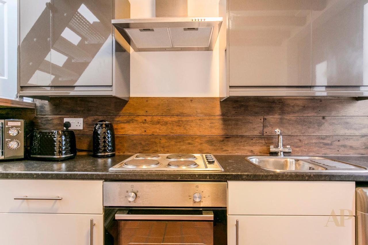 Split Level Studio Apartment In Camden Лондон Экстерьер фото